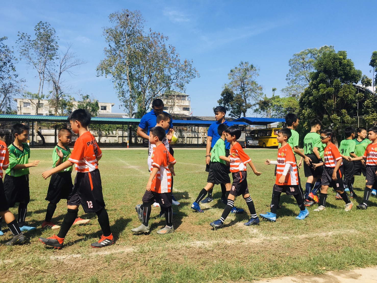 แข่งขันฟุตบอลรอบคัดเลือกร่วมกับโรงเรียนในเครือสังฆมณฑล กรุงเทพฯ 