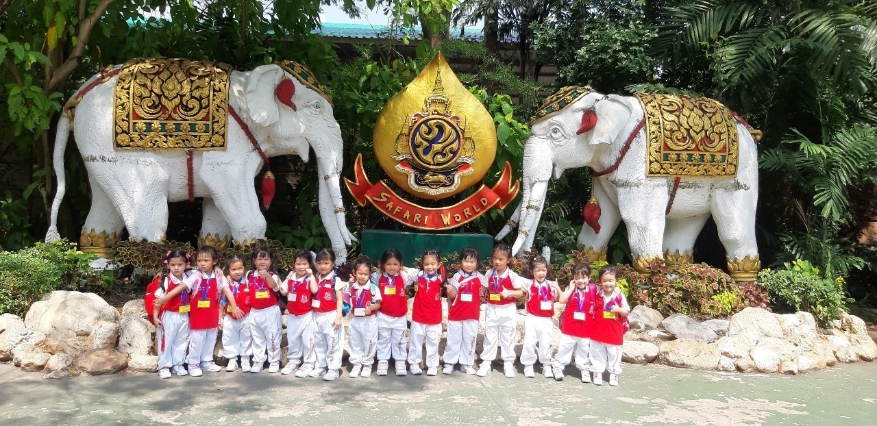 Thursday 7th of November 2019 146 kindergarten 1 students and 21 teachers went on a field trip at Safari World Zoo, Bangkok